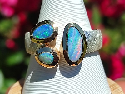 opale blanche d'Australie montée en bijou