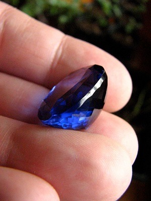 Investir dans la Tanzanite : Beauté, Rareté et Potentiel d'Investissement 3 tanzanite taillée