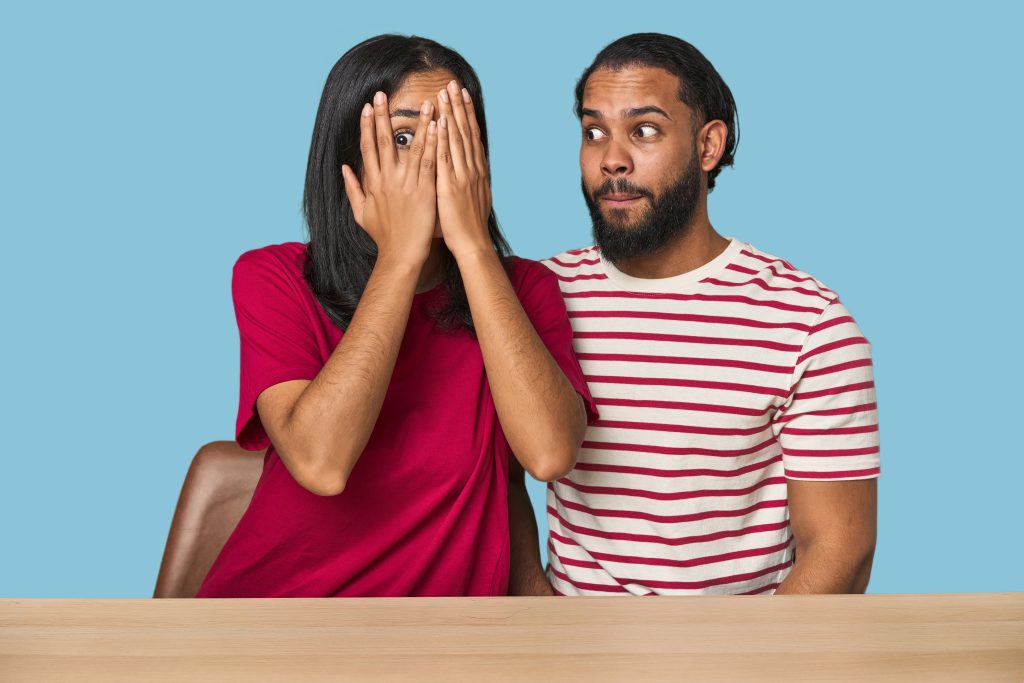 homme cache qu’il a une copine